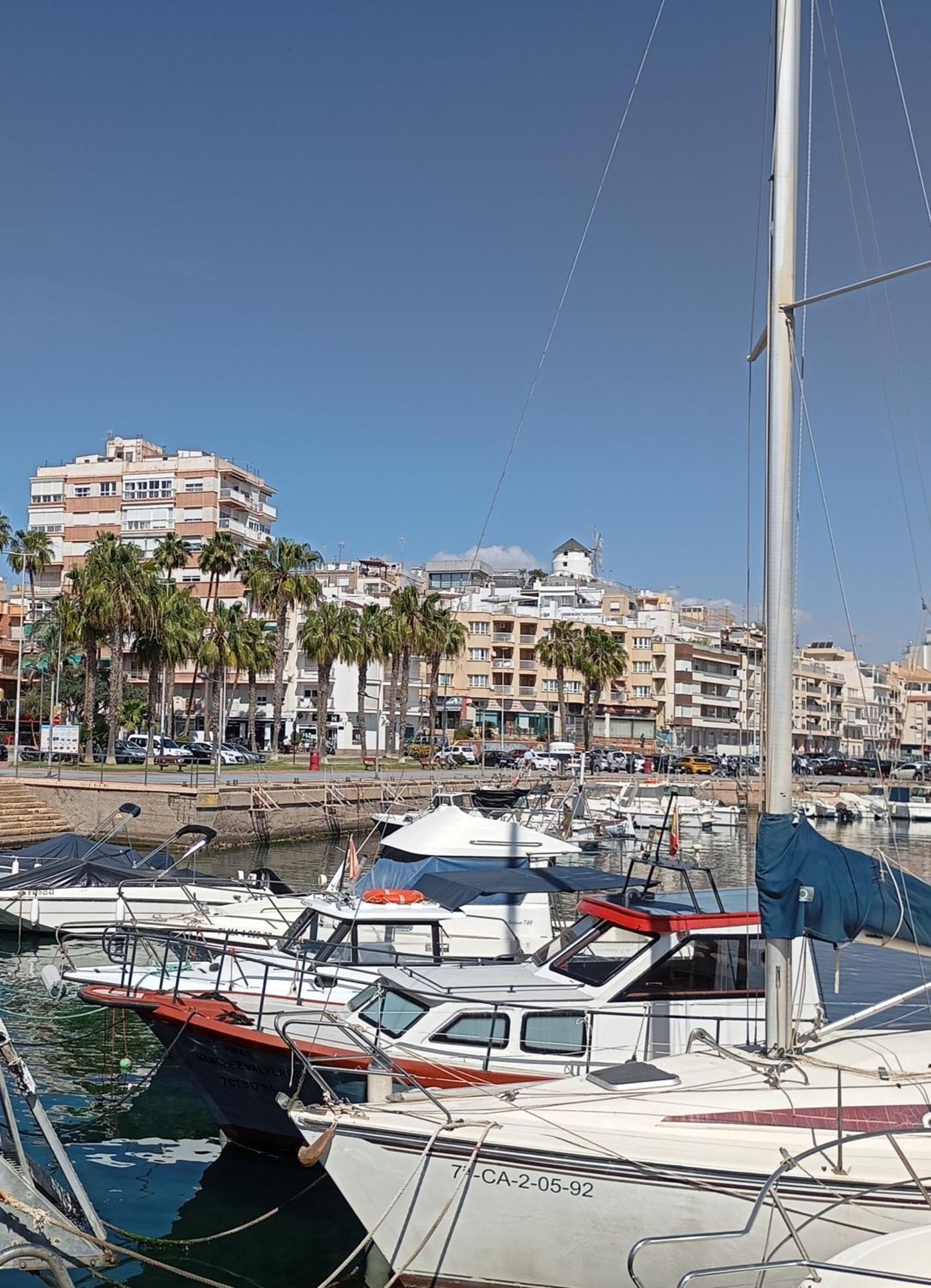 Mawilec, Centre, Plage, Port, Garage Aguilas Ngoại thất bức ảnh